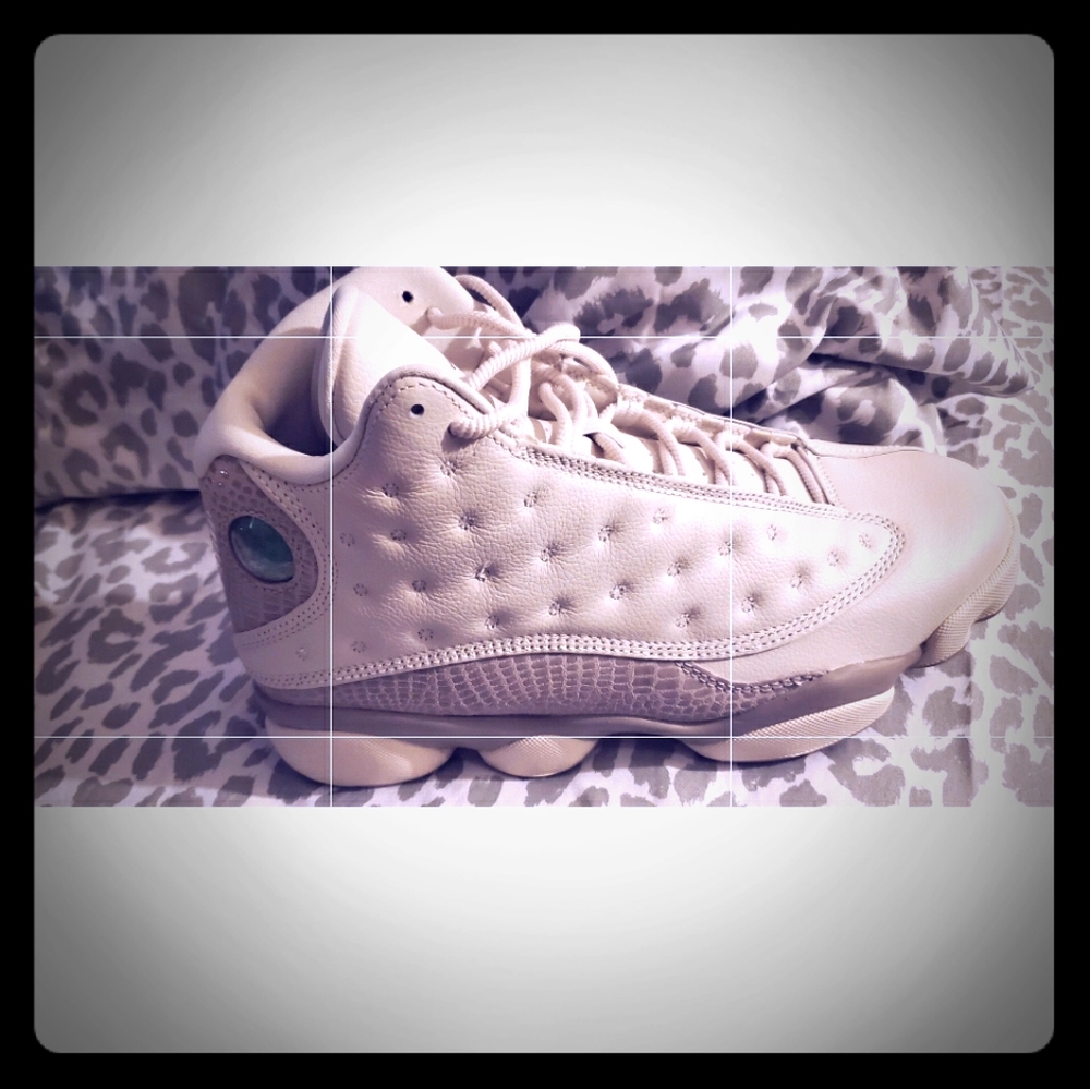 Jordan 13 phantom/moon particle women’s shoes